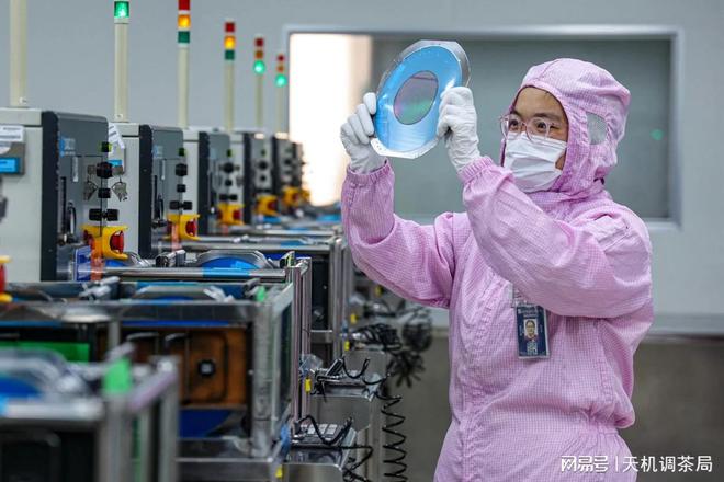 港媒：中国科学家开辟光刻机制造新方法在打破美封锁上取得进展